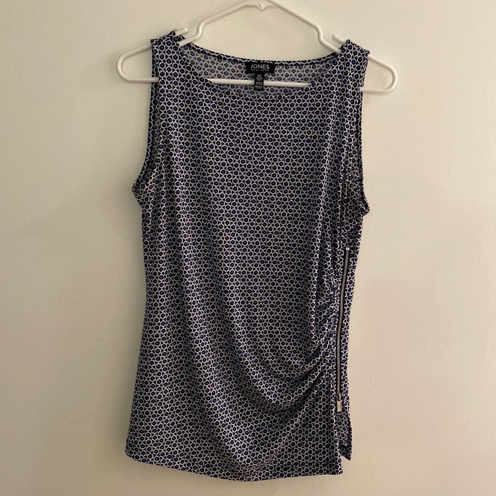 Jones of New York short sleeve blouse.